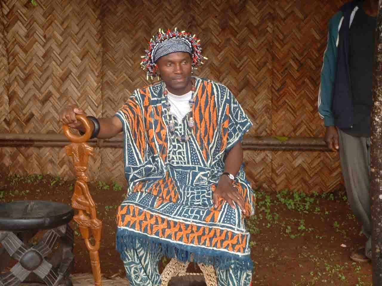 Sa Majesté SIMEU David II, Roi des BAPA